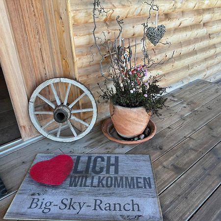 לינה וארוחת בוקר ליבנאו Big Sky Ranch מראה חיצוני תמונה