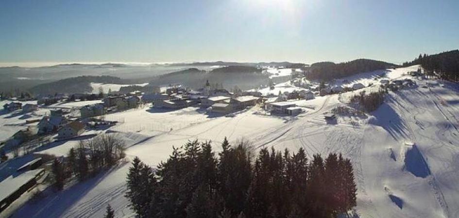 לינה וארוחת בוקר ליבנאו Big Sky Ranch מראה חיצוני תמונה