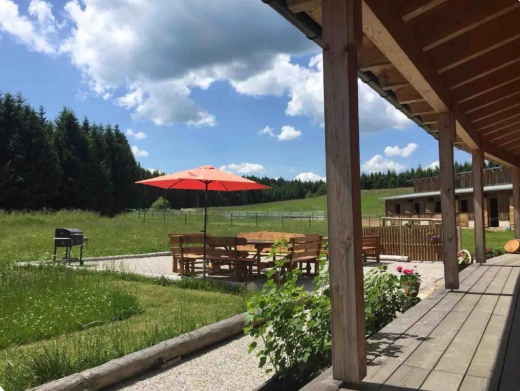 לינה וארוחת בוקר ליבנאו Big Sky Ranch מראה חיצוני תמונה